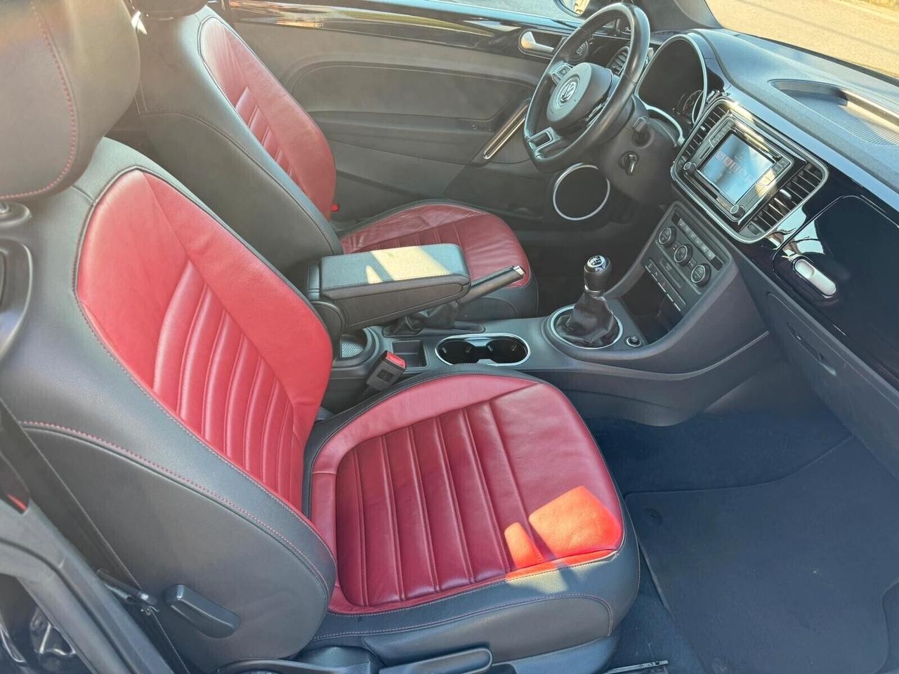 Volkswagen Maggiolino Cabrio Un Gioiello di Auto 2.000€ di Bonus Rottamazione!