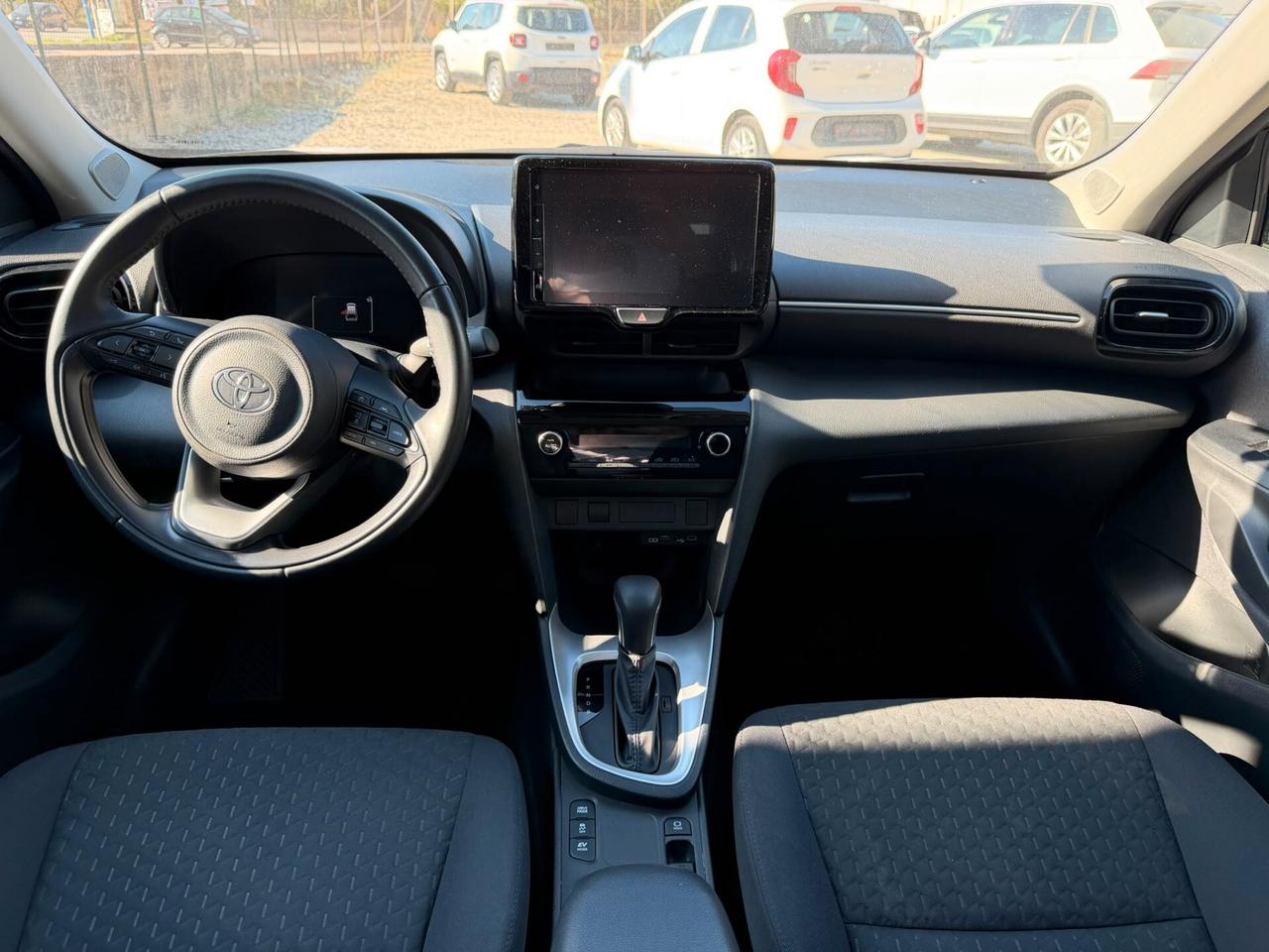 Toyota Yaris Cross AUTO USATA IN PERFETTO ORDINE GENERALE Siamo a disposizione per qualsiasi prova previo appuntamento.