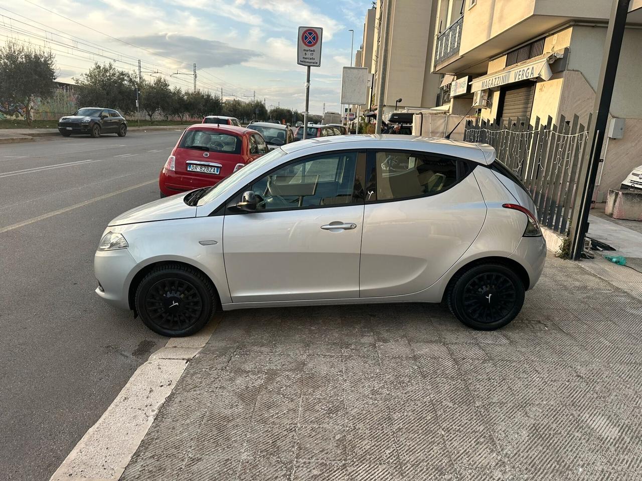 Lancia Ypsilon 1.3 MJT 16V 95 CV 5 porte S&S Elle