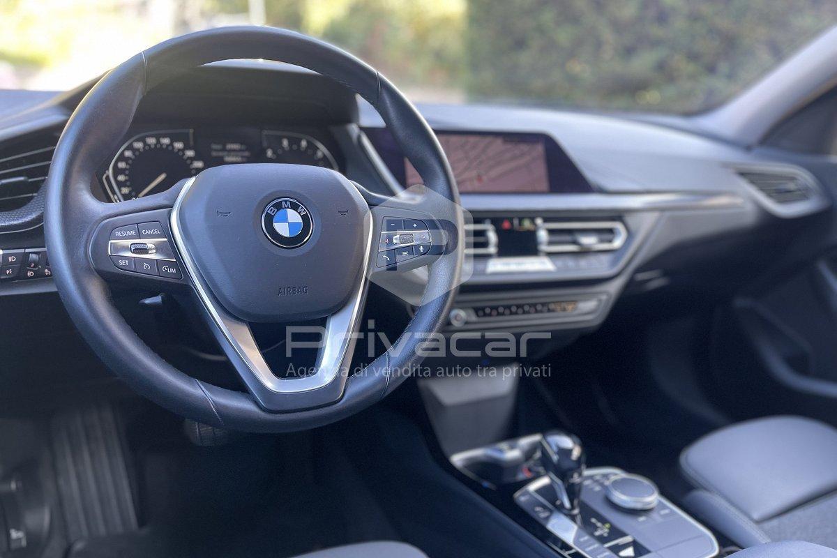 BMW 118i 5p. Luxury