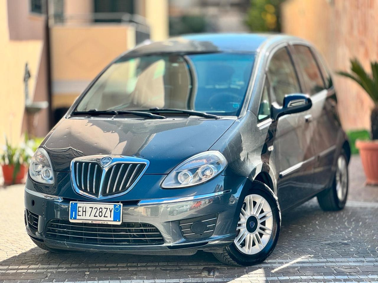 Lancia MUSA 1.3 Mjt 95 CV DFN 5th Avenue