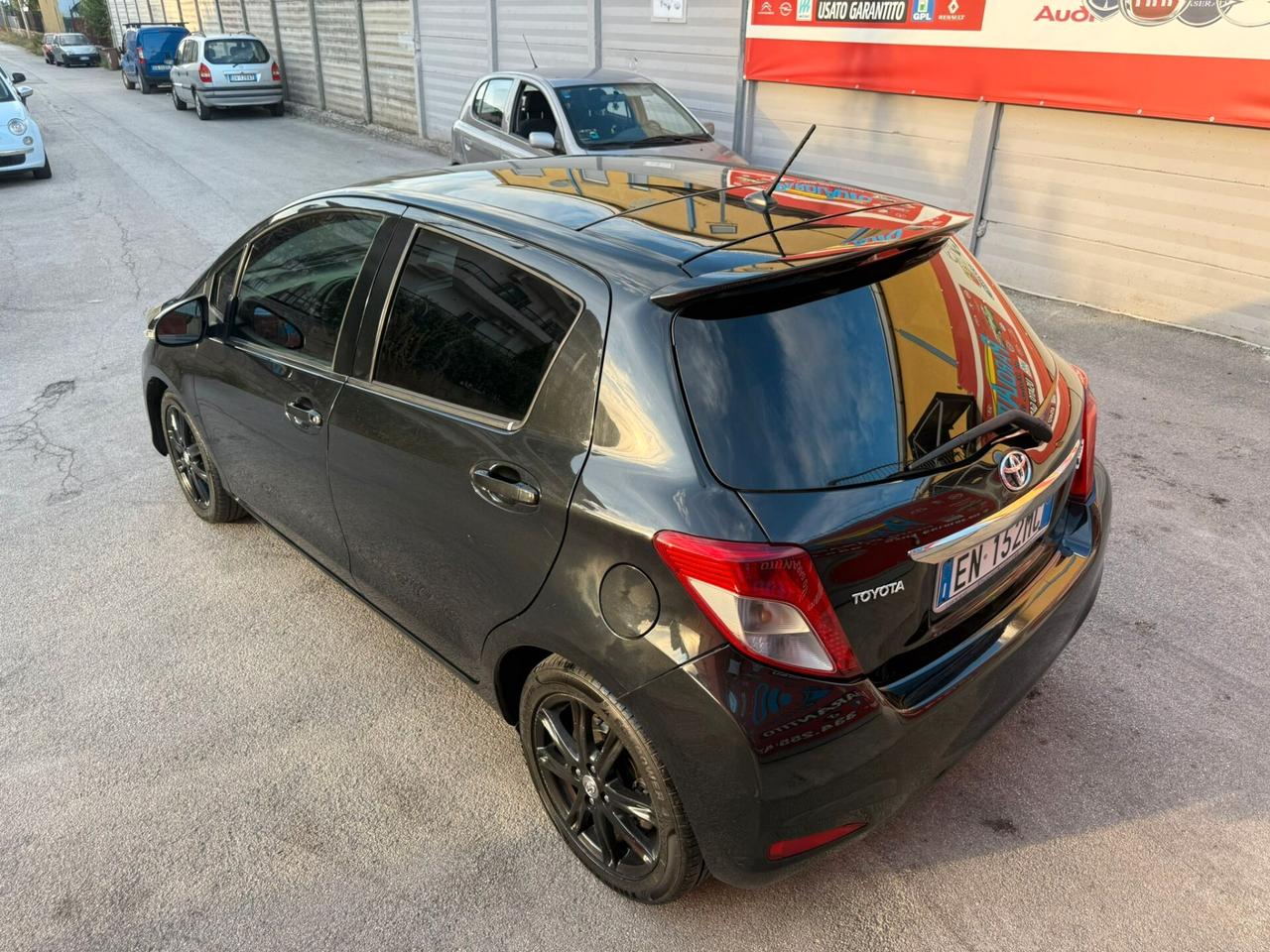 Toyota Yaris 1.4 90cv 5 porte Lounge - 2012