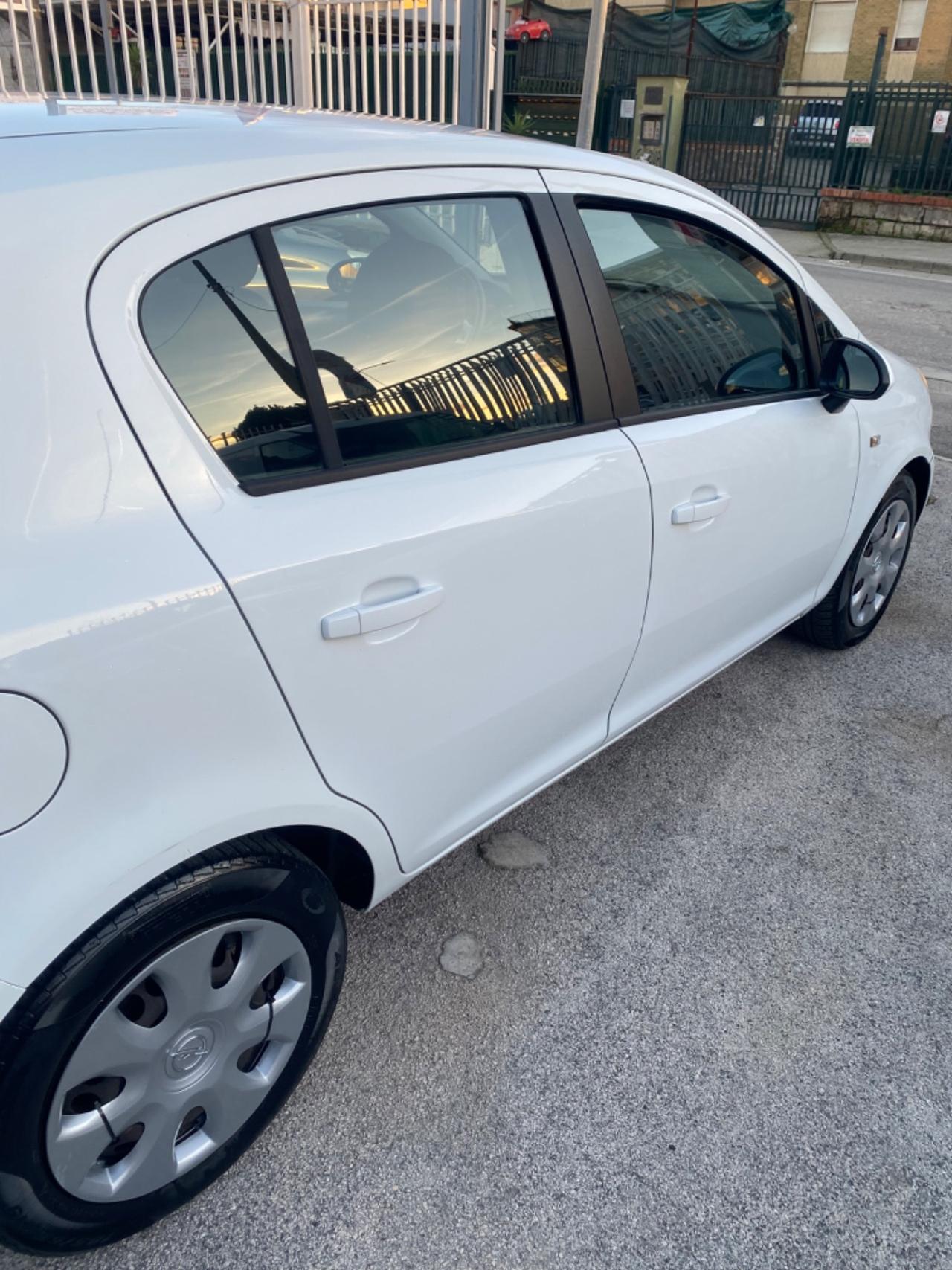 Opel Corsa 1.2 GPL Fine 2011 TAGLIANDATA