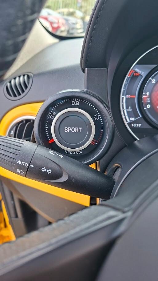 Abarth 595 1.4 Turbo T-Jet 165 CV con tetto apribile