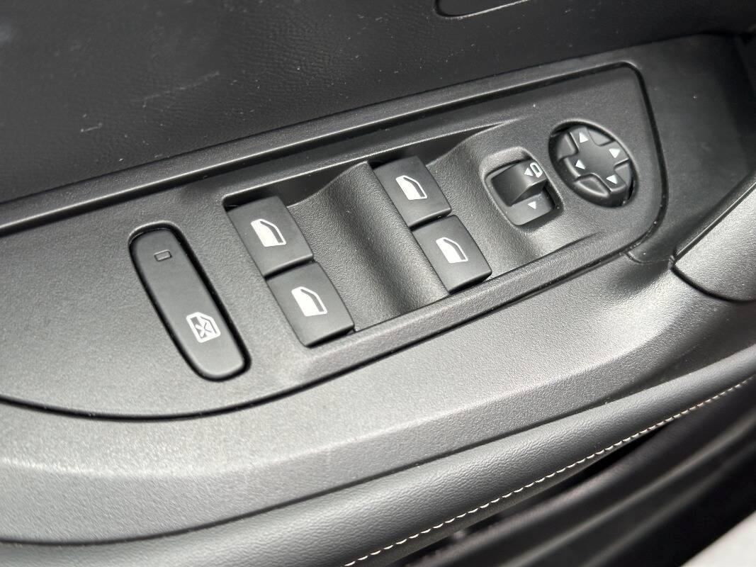 Peugeot 2008 1.2 puretech Allure s&s 130cv AUTOMA E CARPLAY