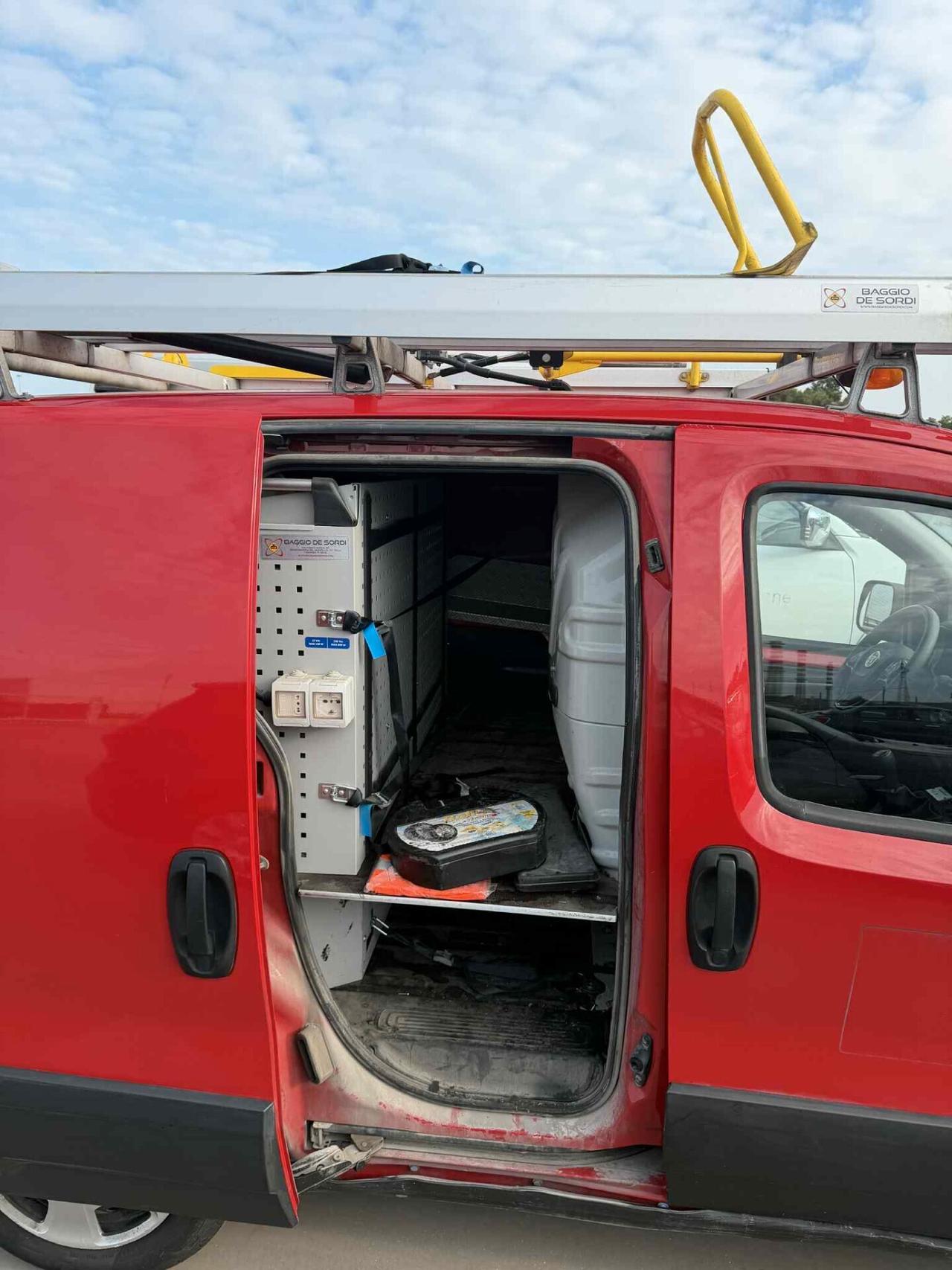 Fiat Fiorino 1.3 MJT 95CV Cargo Adventure EX TIM 2017