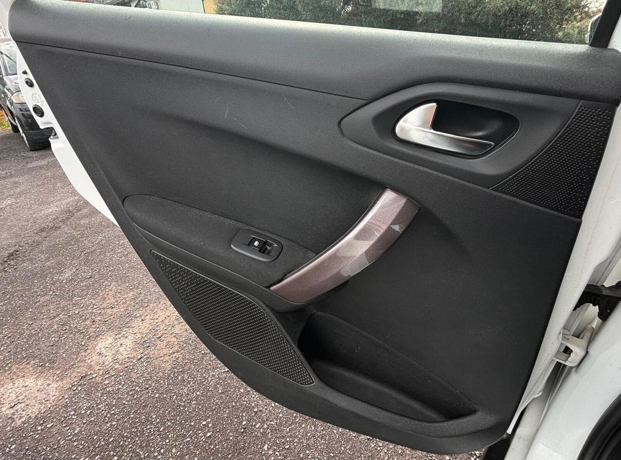 Peugeot 2008 1.6 e-HDi 92 CV Stop&Start Allure