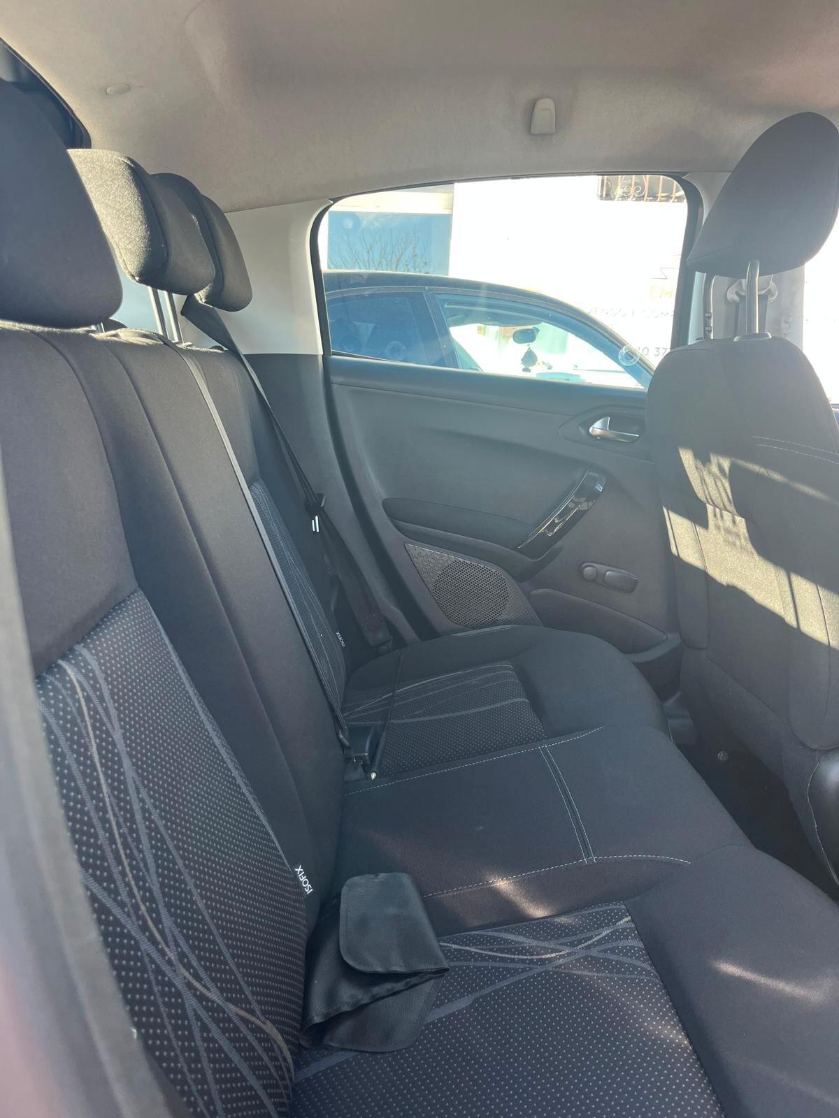 Peugeot 208 1.4 HDi 68 CV 5 porte Allure