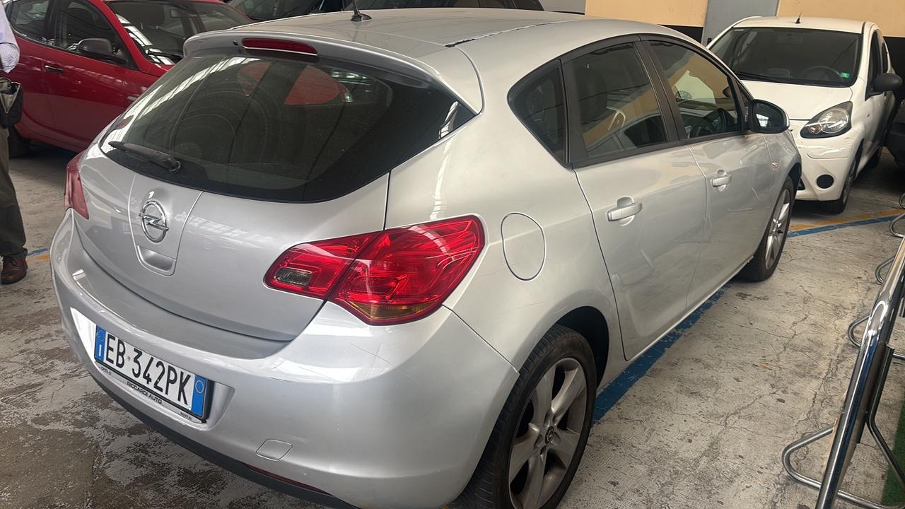 Opel Astra 1.4 100CV 5 porte Elective