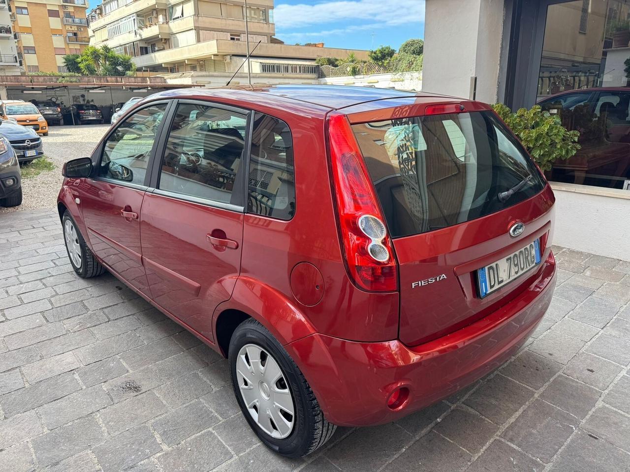 FORD Fiesta 1.2 16V 5 porte Ghia