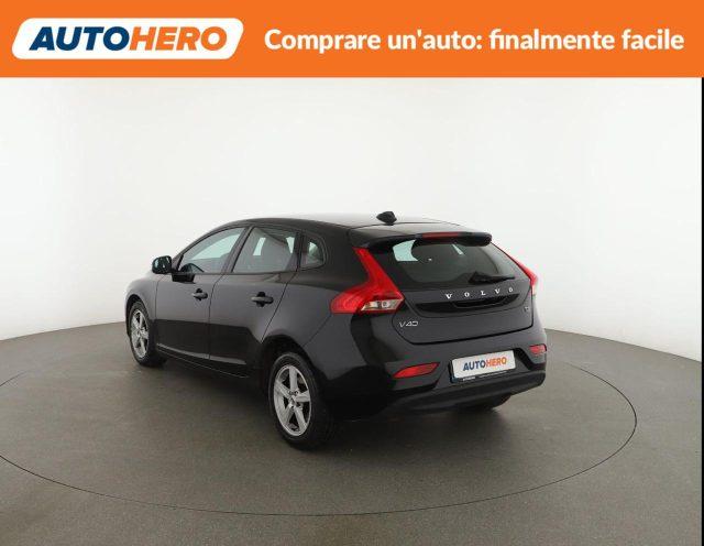 VOLVO V40 T2