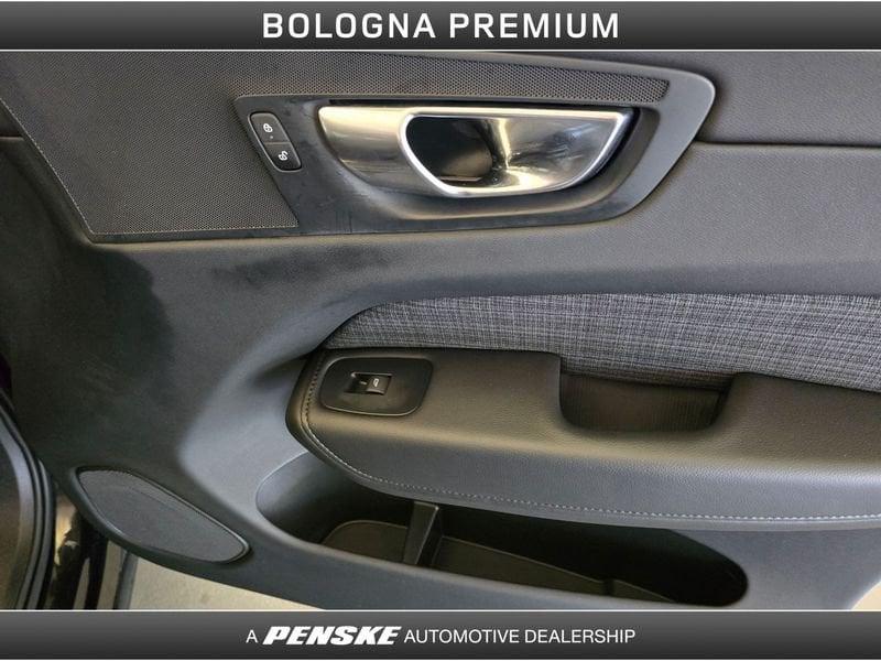 Volvo XC60 B5 (d) AWD automatico Core
