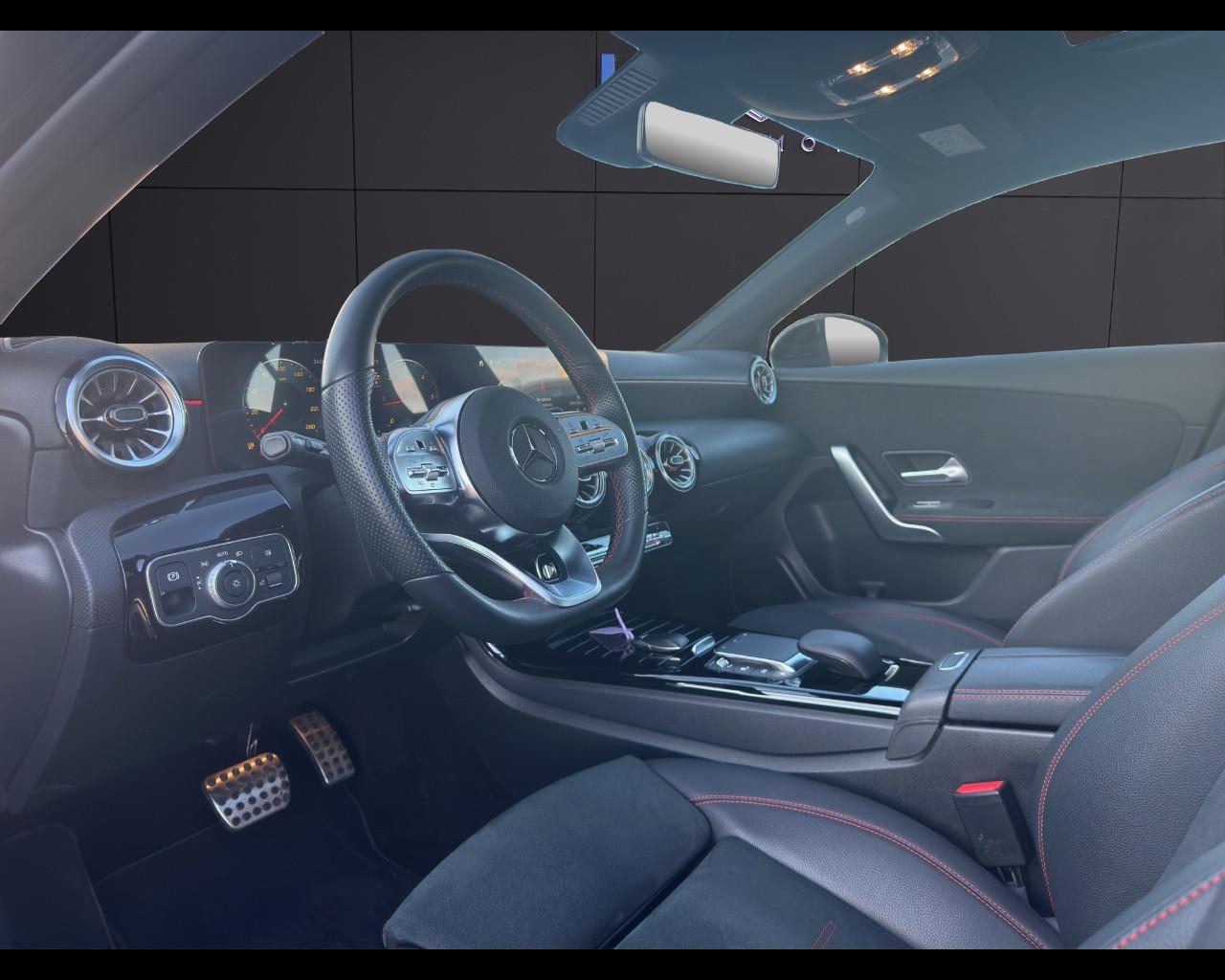 Mercedes-Benz A 180 d Automatic Premium TETTO!