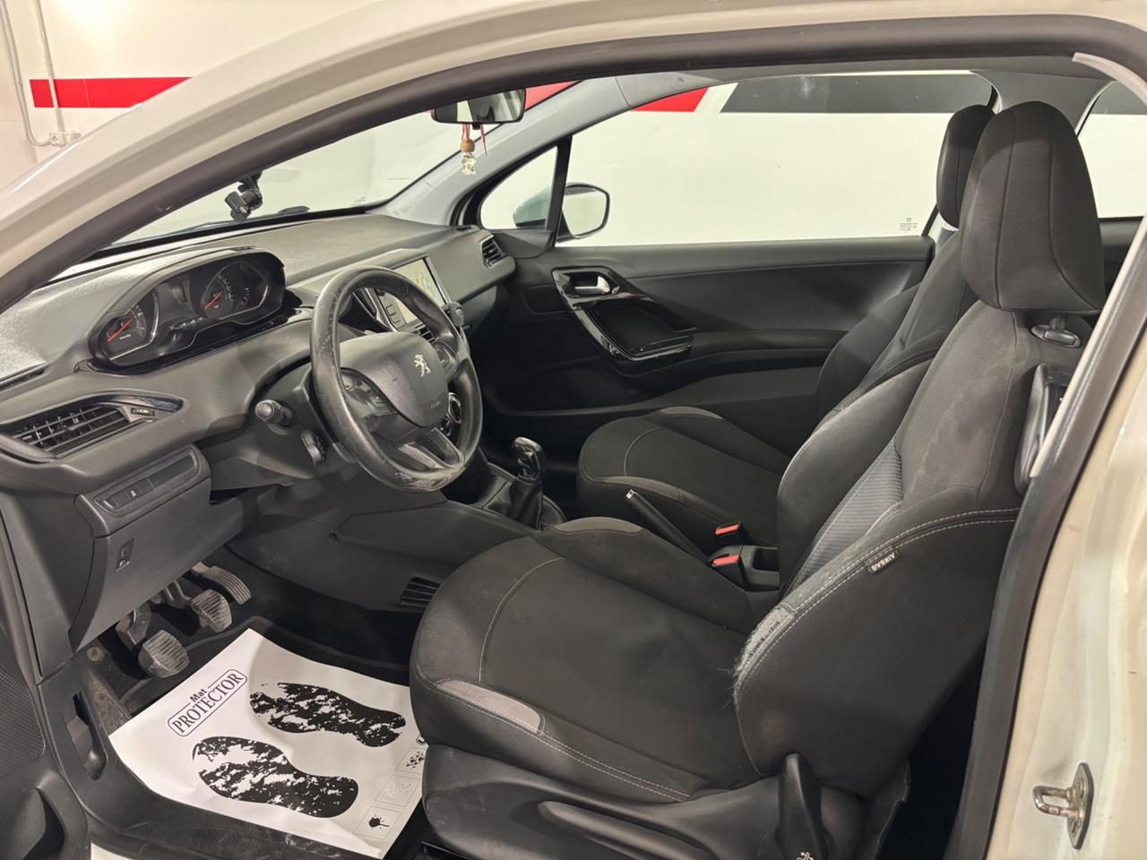 Peugeot 208 1.2 VTi 82 CV 3 porte Allure