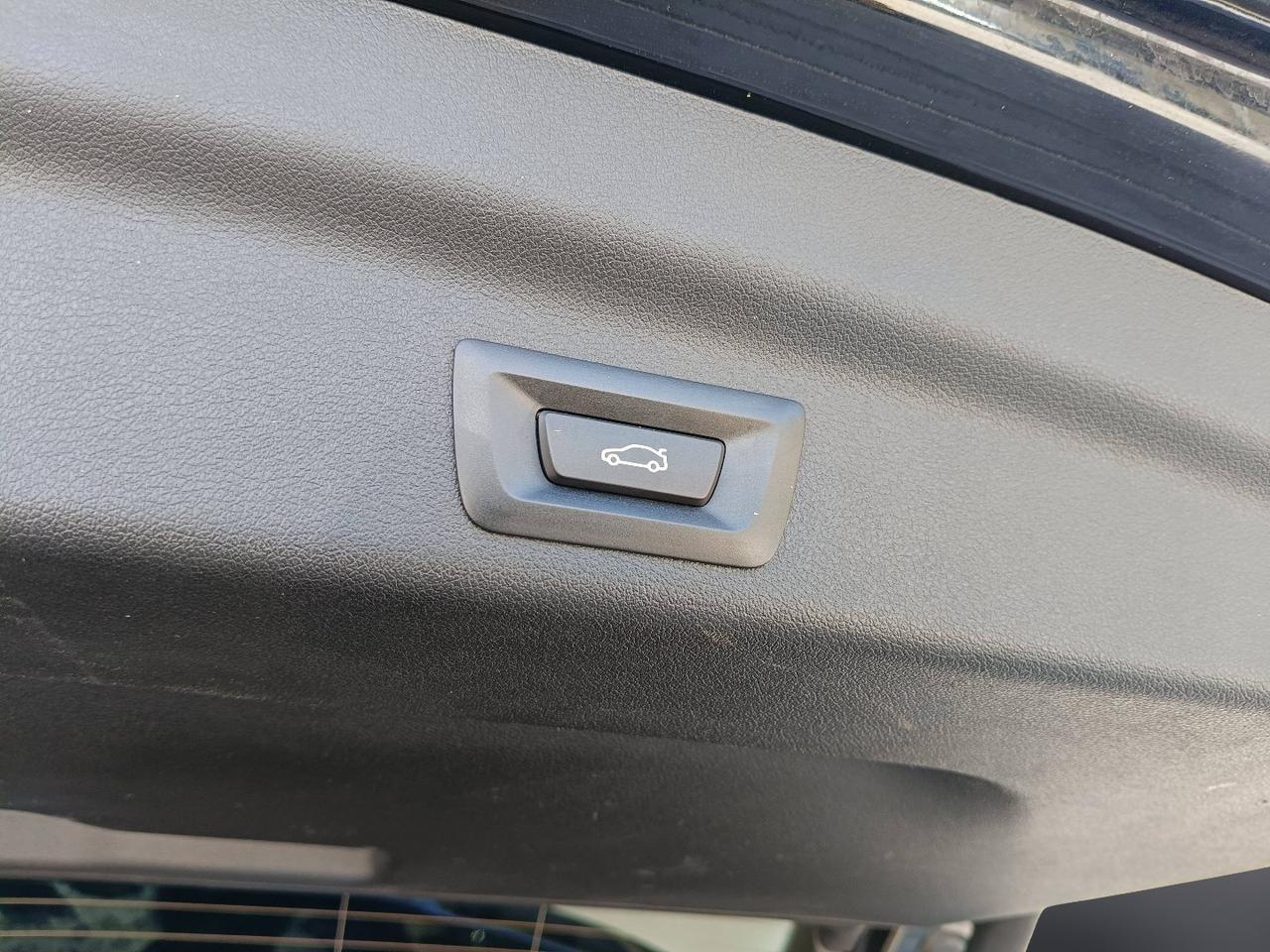 BMW X1 U11 - X1 sdrive18d X-Line auto