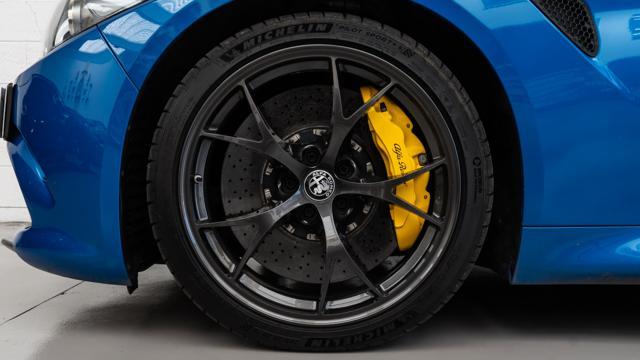 ALFA ROMEO Giulia V6 Bi-Turbo Quadrifoglio AKRAPOVIC CARBOCERAMICI