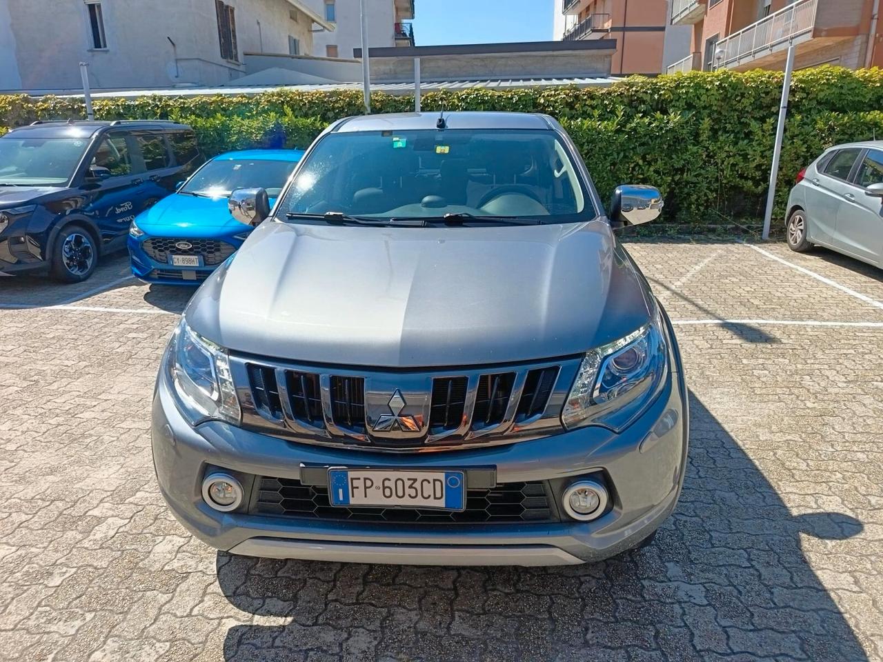 Mitsubishi L200 2.4 DI-D/181CV Double Cab