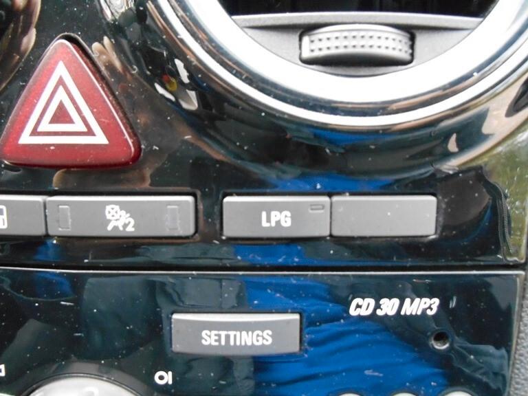 Opel Corsa 1.2 85CV 5 porte GPL NEOPATENTATI