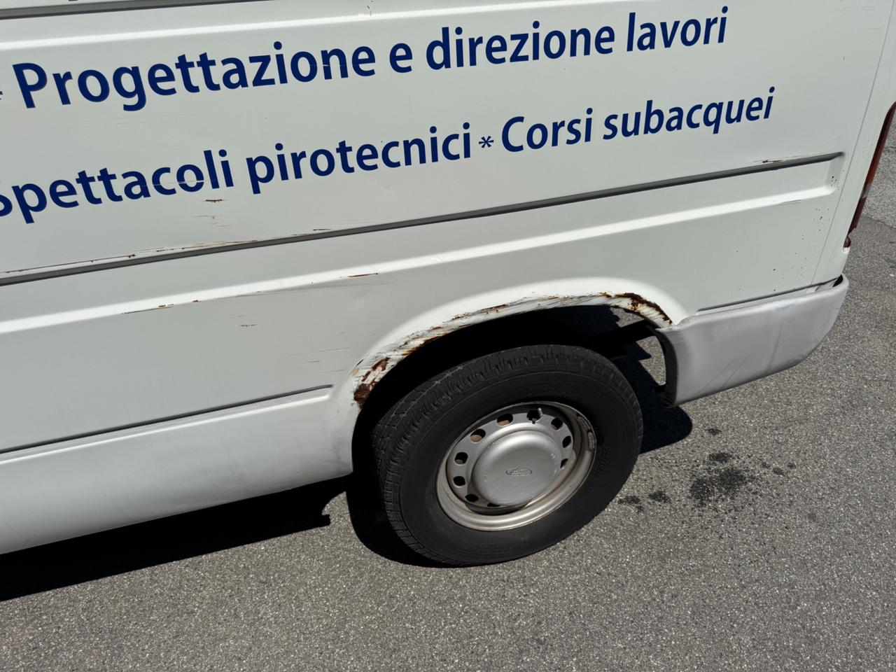 FURGONE FORD TRANSIT
