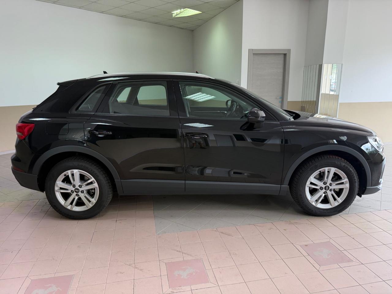 Audi Q3 35 TDI quattro S tronic Business