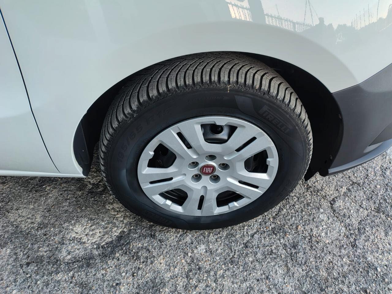 Fiat Doblò Combi 1.6 Mjet SX 90Cv - 2022