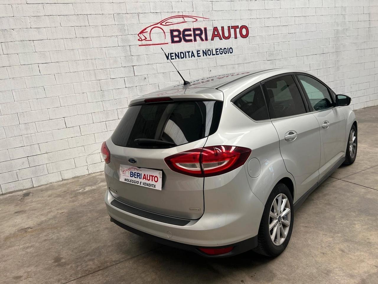 Ford C-Max allestimento (Titanium X)