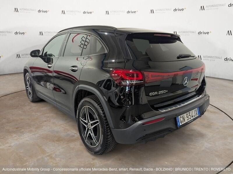 Mercedes-Benz EQA 250 + PREMIUM AUTOMATIC