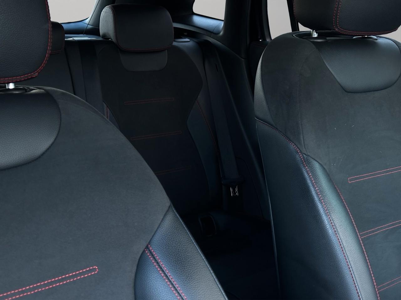 Mercedes-benz GLA 200d 4Matic Premium Night Pack