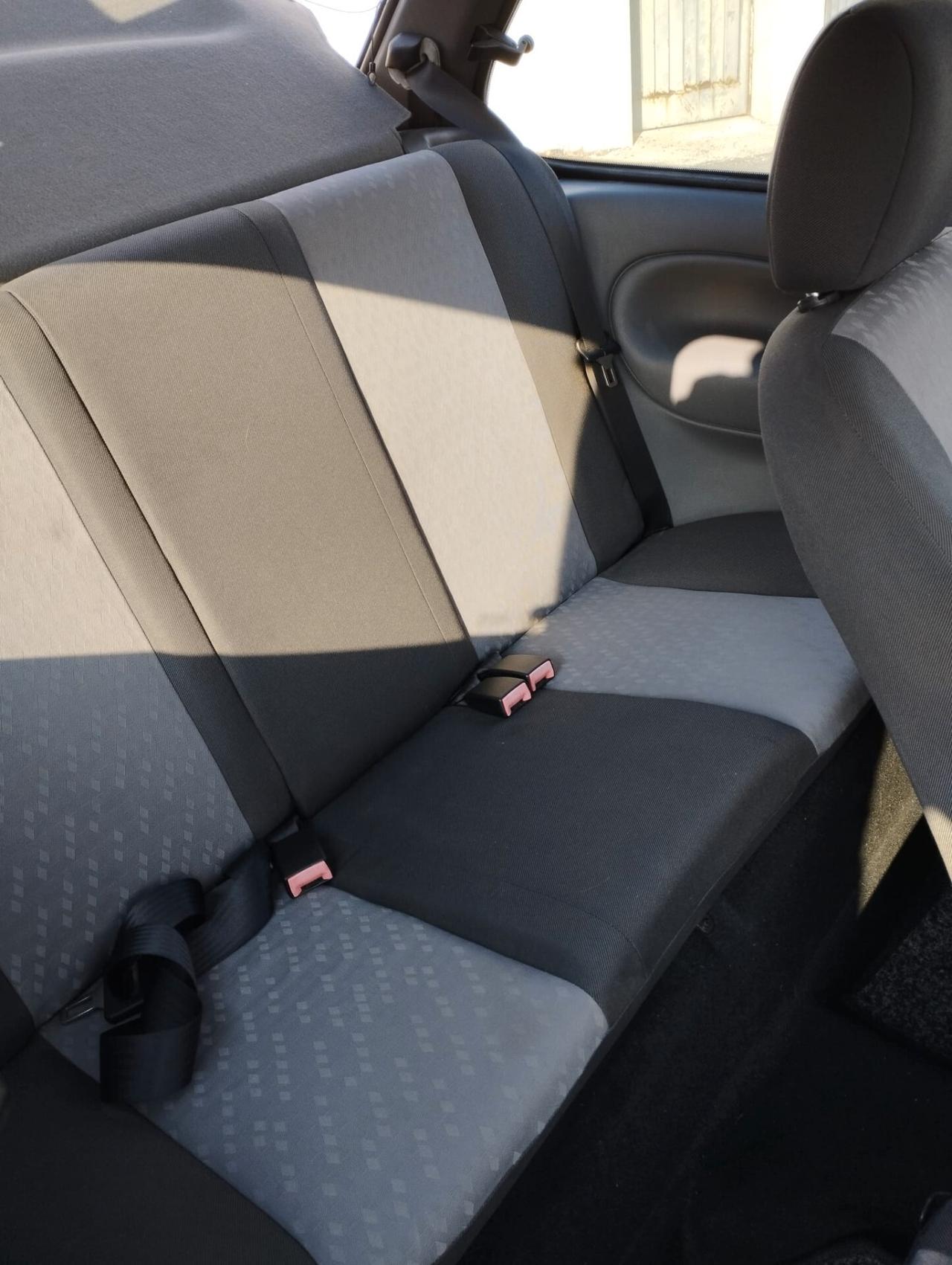 Ford Fiesta 1.2i 16V cat 3 porte Ghia