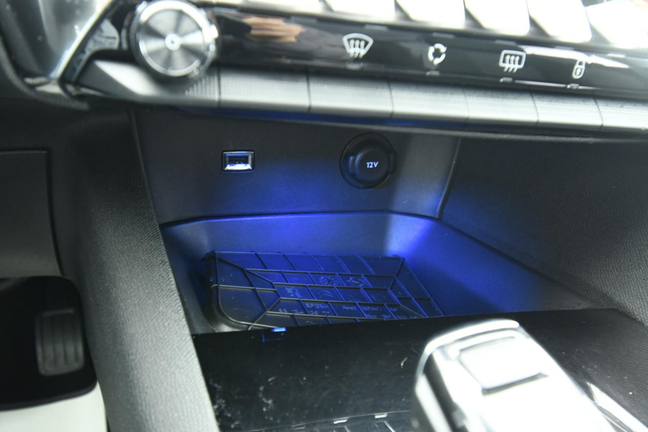 PEUGEOT 3008 1.5 bluehdi Business s&s 130cv eat8 APP CONNECT+NEOPATENTATI