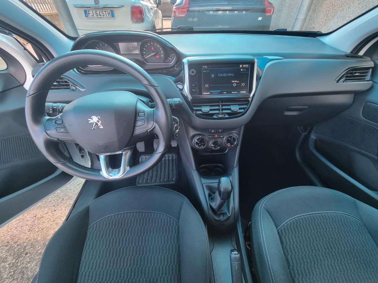 Peugeot 208 PureTech 82 5 porte Allure