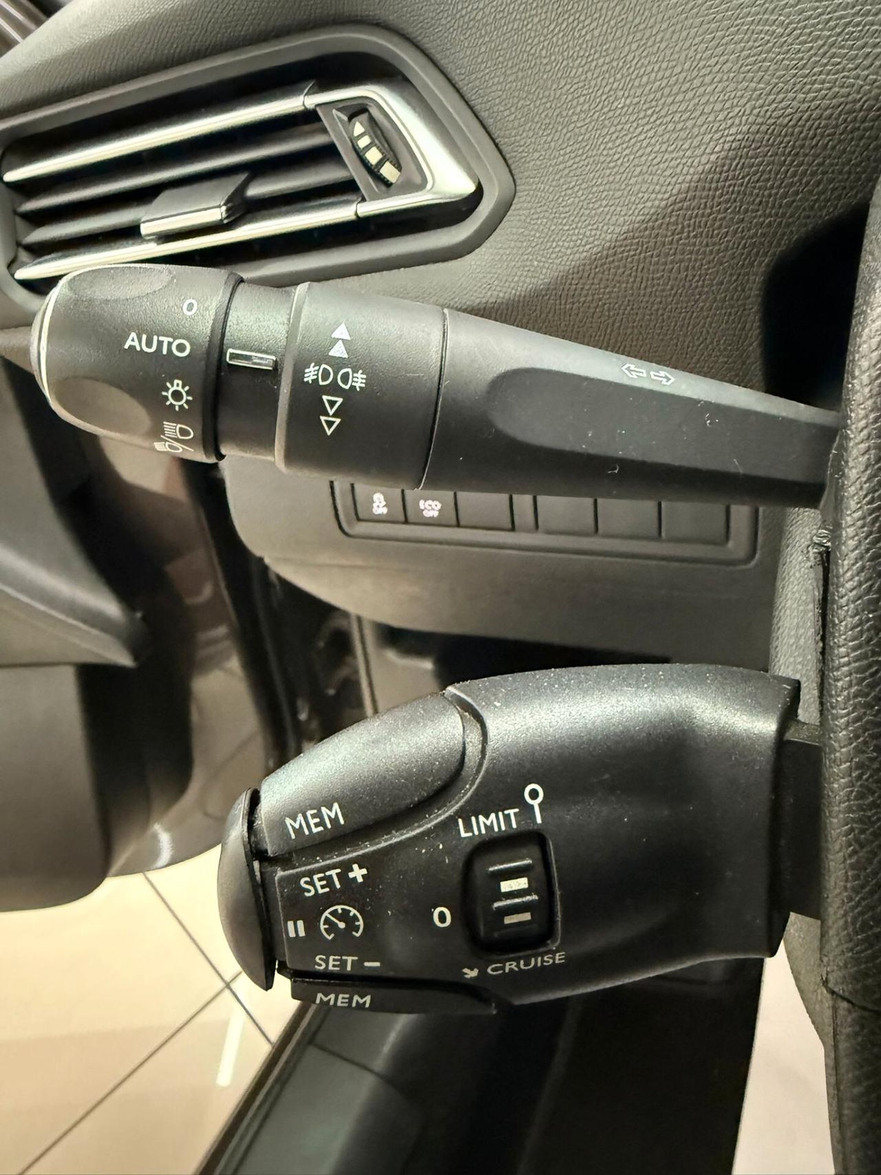 Peugeot 308 BlueHDi 120 S&S EAT6 SW Allure