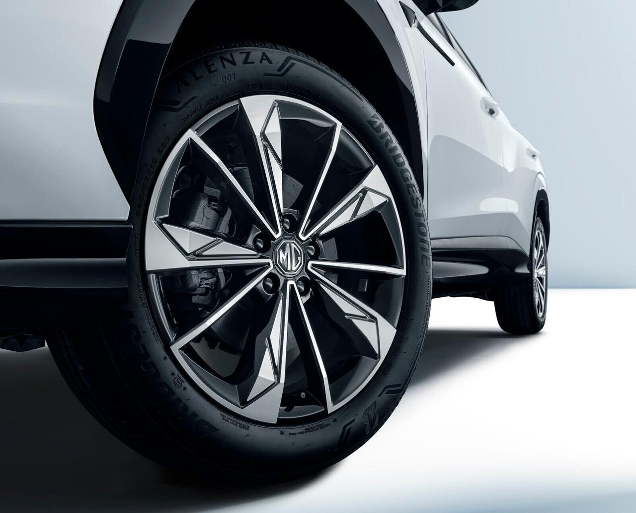 Mg HS PHEV lux , nuova da configurare !