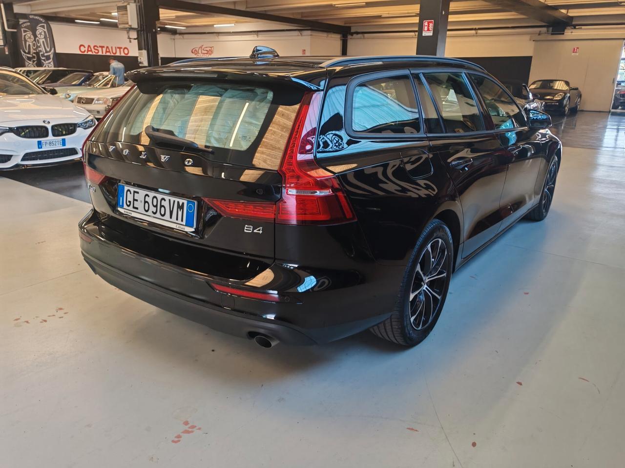 Volvo V60 Momentum Business Pro