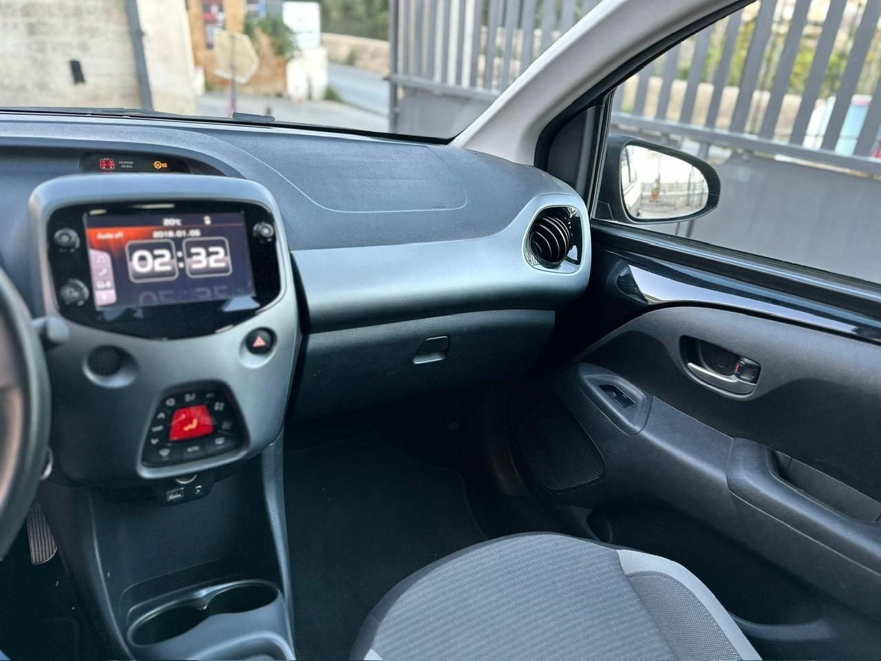 Toyota Aygo Connect 1.0 VVT-i 72 CV 5 porte x-play MMT