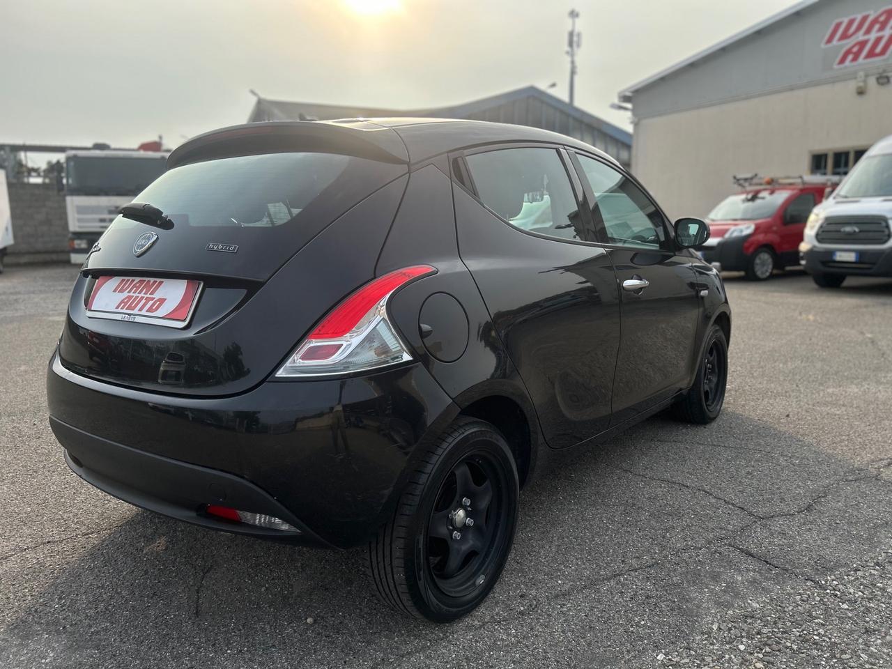 Lancia Ypsilon 1.0 FireFly Hybrid NO VINCOLI