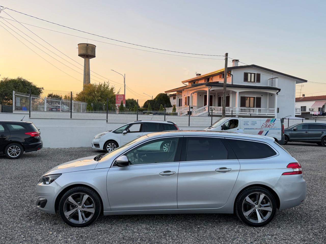 Peugeot 308 BlueHDi 120 S&S EAT6 Allure