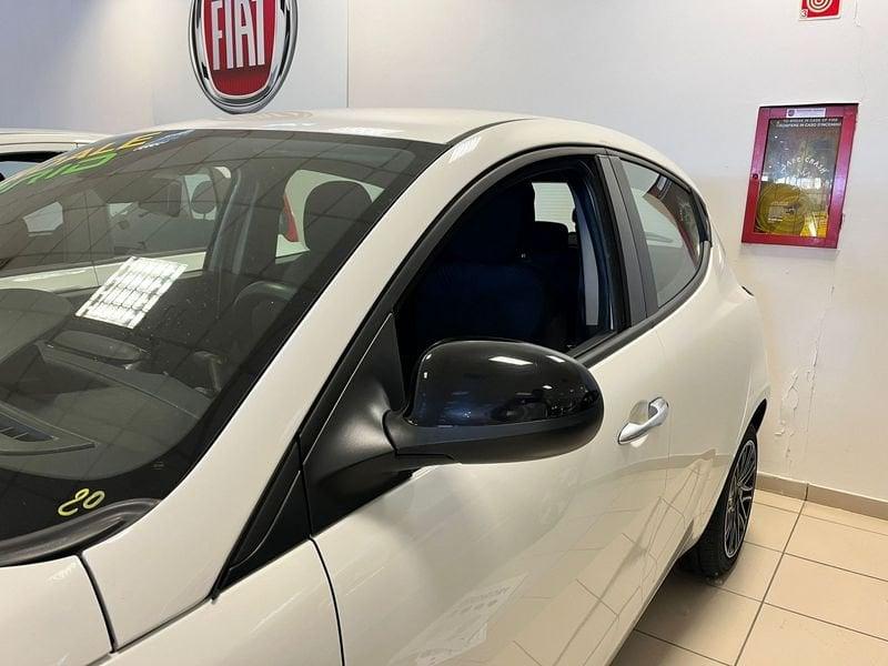 Lancia Ypsilon 1.0 FireFly 5 porte S&S Hybryd Gold