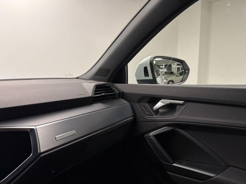 Audi Q3 SPORTBACK 35 TDI S LINE S TRONIC IDENTITY BLACK