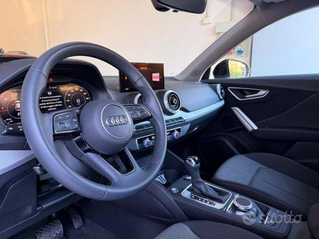 AUDI Q2 30 TDI S tronic Identity Black