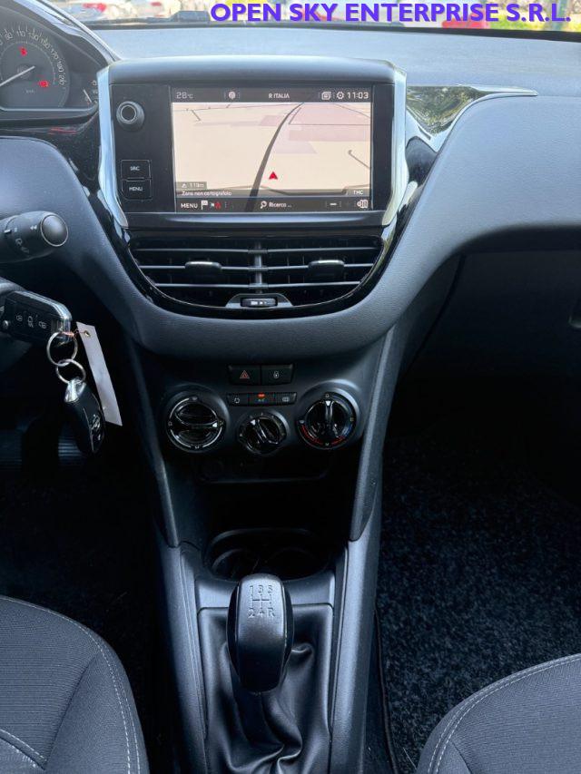PEUGEOT 208 PureTech 82 5 porte Black Line NAVI PDC