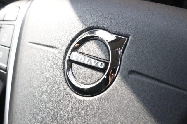 VOLVO V40 Cross Country D2 Business FULL-LED