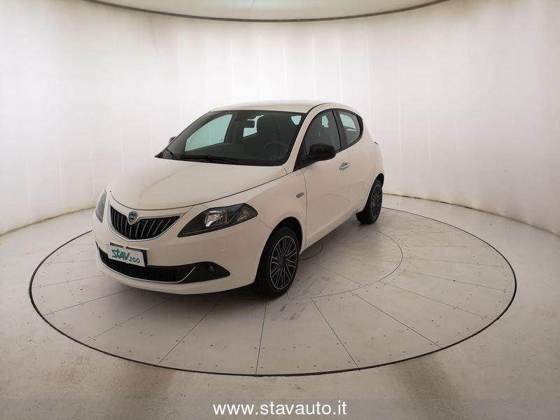 Lancia Ypsilon 1.0 firefly hybrid Gold s&s 70cv