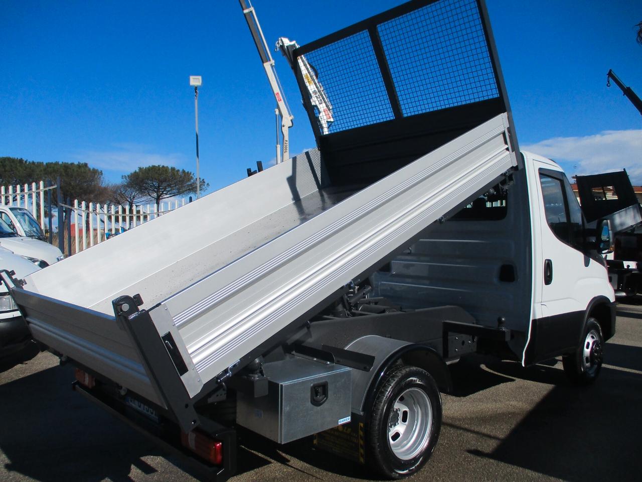 Iveco Daily 35C12 2.3 120CV E6D RIBALTABILE TRILATERALE