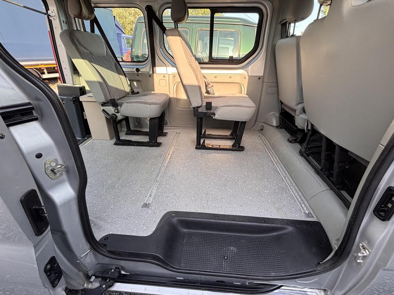 nissan primastar 7 posti trasporto 2 carrozzine per disabili