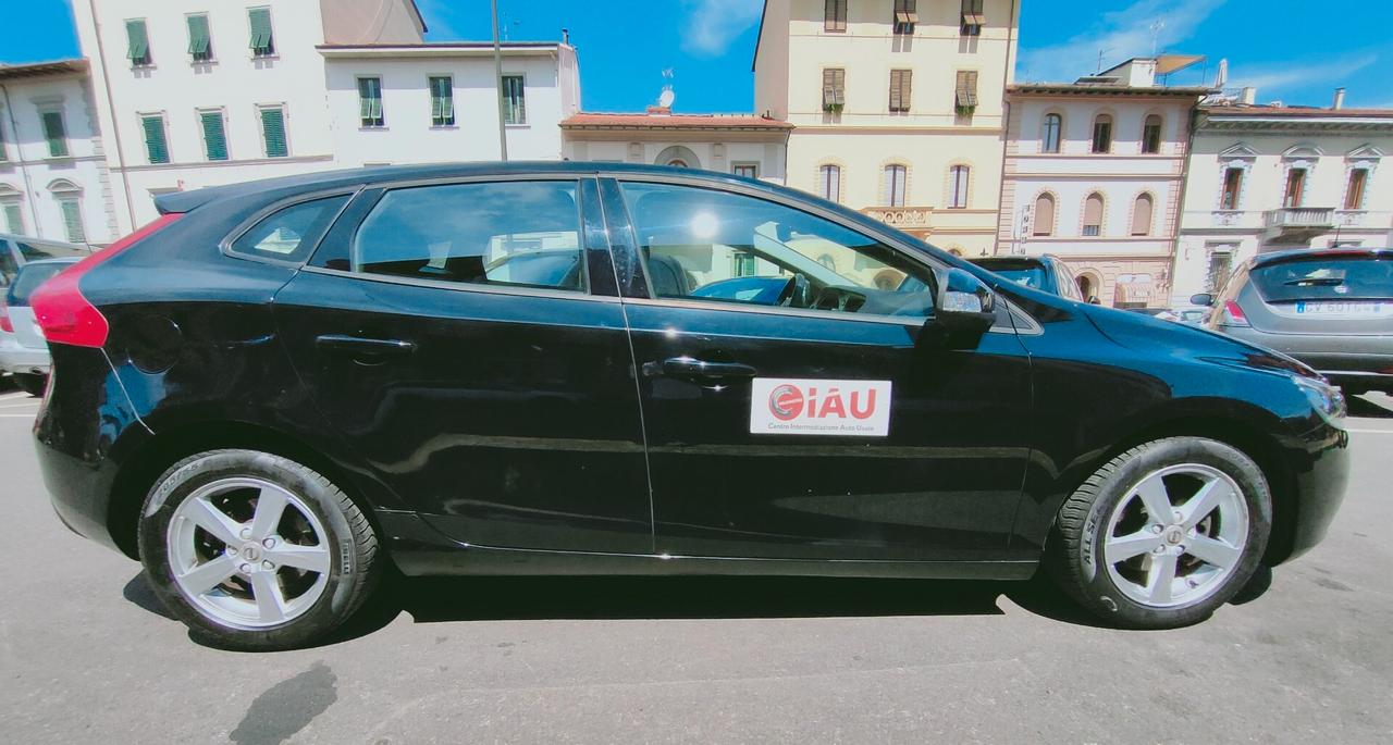 Volvo V40 D2 Kinetic Neopatentati