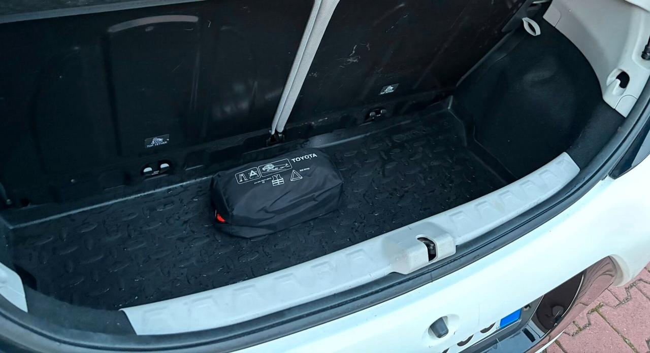 TOYOTA AYGO CAMBIO AUTOMATICO 5 P. 1.0