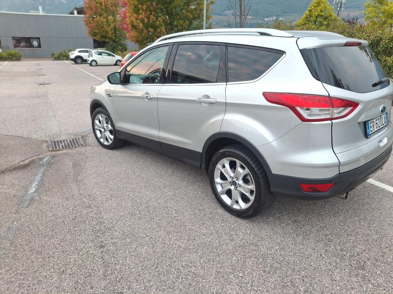 Ford Kuga 2.0 TDCI 163 CV 4WD Powershift Titanium
