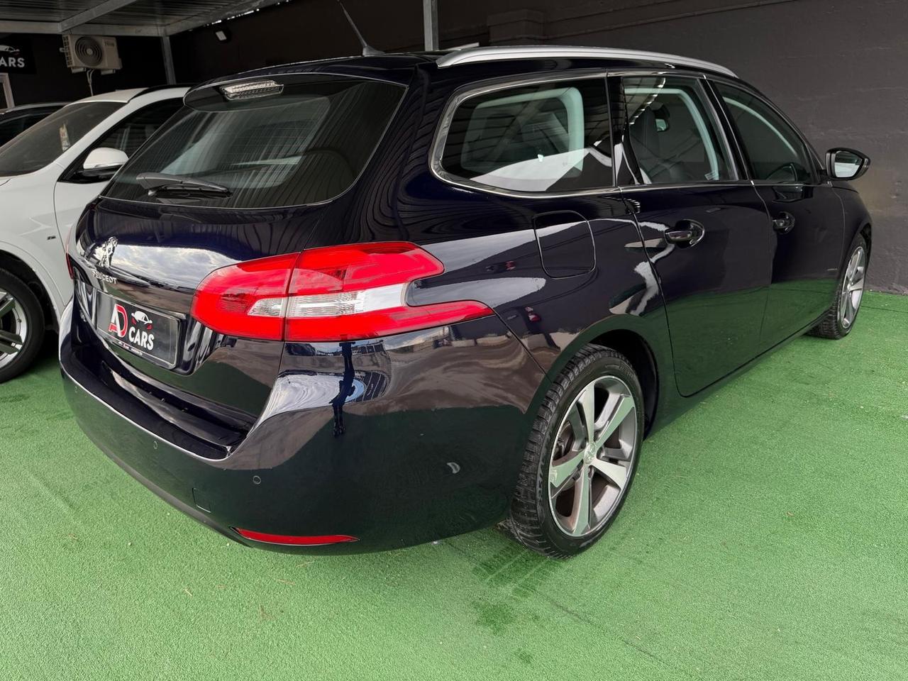 Peugeot 308 BlueHDi 130 S&S SW Allure