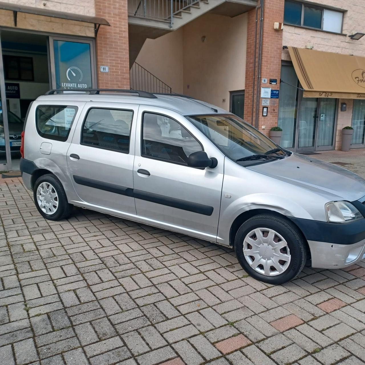 127.968 KM DACIA LOGAN 1.4 OTTIMA PER LAVORO E FAMIGLIA